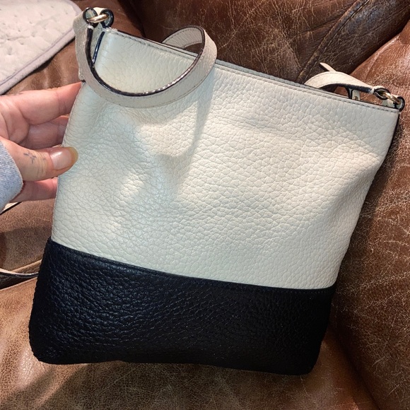 Kate spade Elegant Cream and Black pebbled Leather Shoulder Bag - Picture 5 of 8